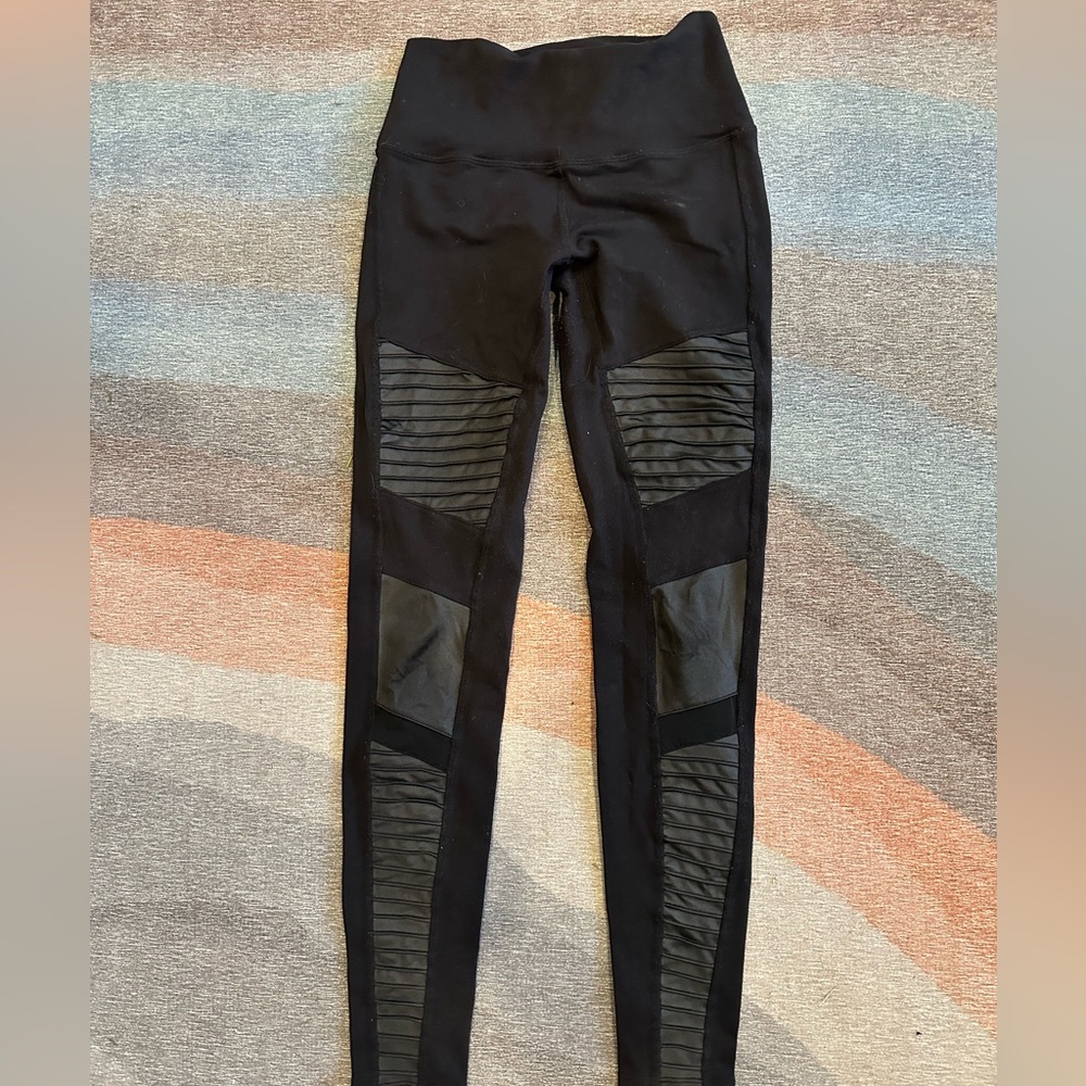 ALO Yoga Moto Leggings - Small